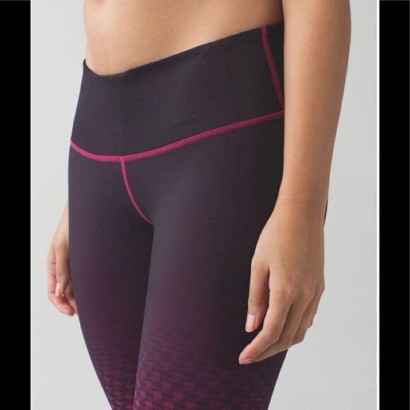 Lululemon Wunder Under Pant III *Full-On Luon
Deep Dive Dip Berry Rumble Black 6 - Picture 4 of 16